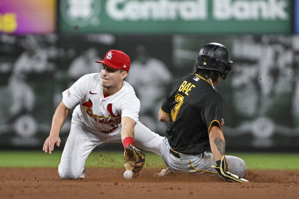 Palacios' 3 hits lead Cardinals to win over Pirates