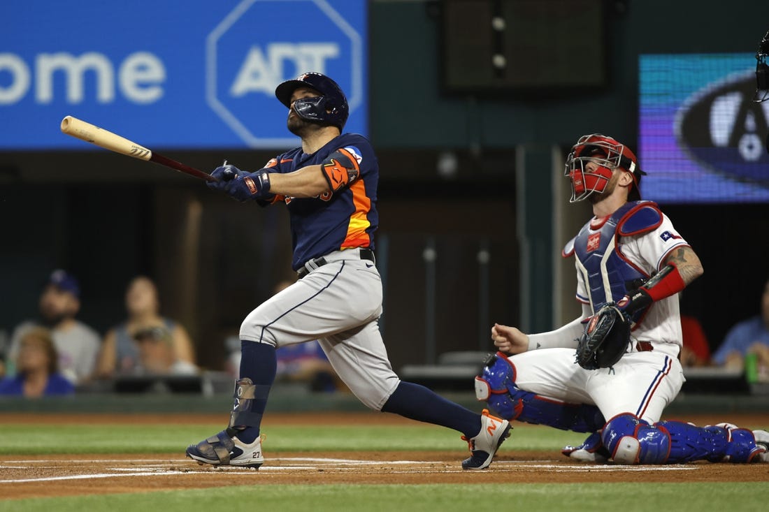 Astros power past White Sox 11-9