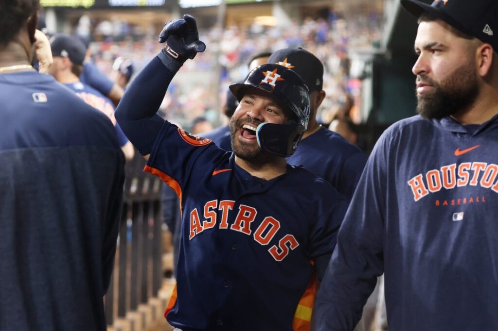 Altuve hits 3-run homer in 5-run 8th to help the Astros beat the