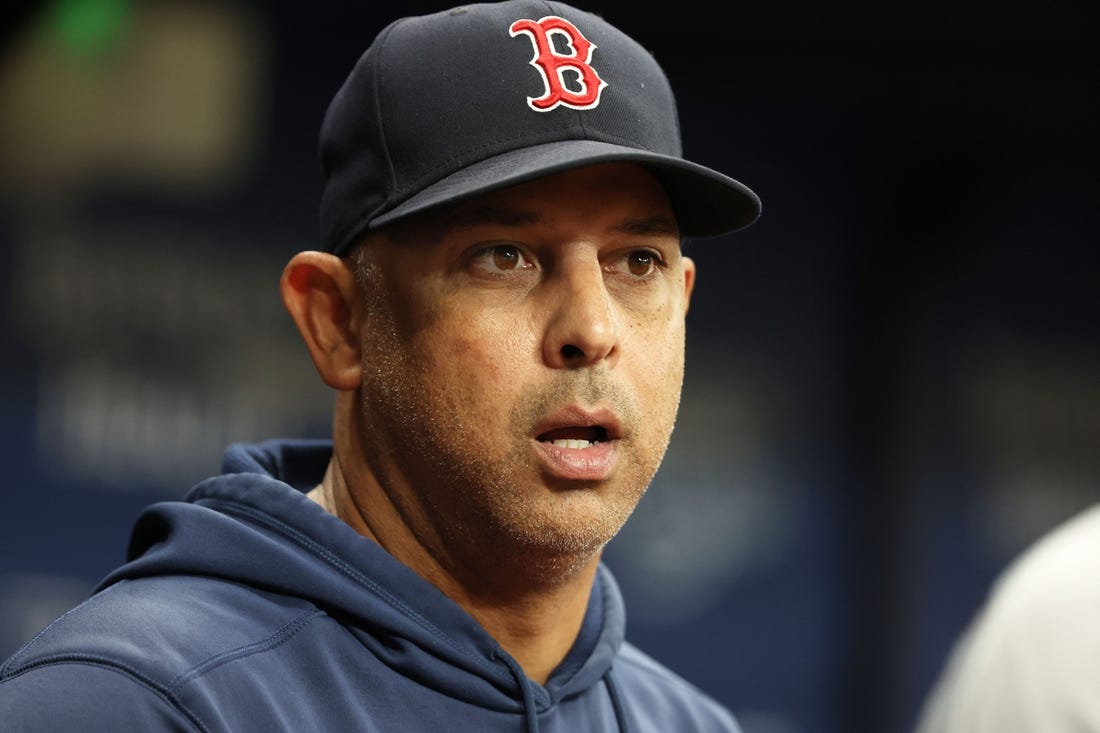Alex Cora says he’ll be back as Red Sox skipper in 2024 Field Level