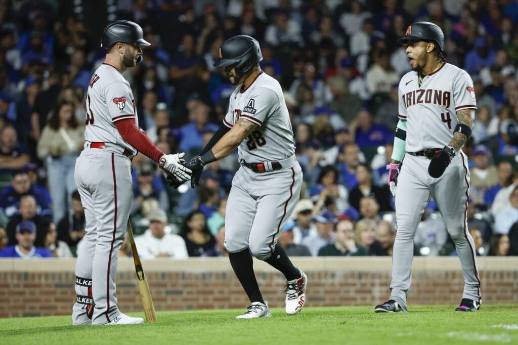 Cody Bellinger powers Cubs past Reds in Game 1 - Field Level Media -  Professional sports content solutions