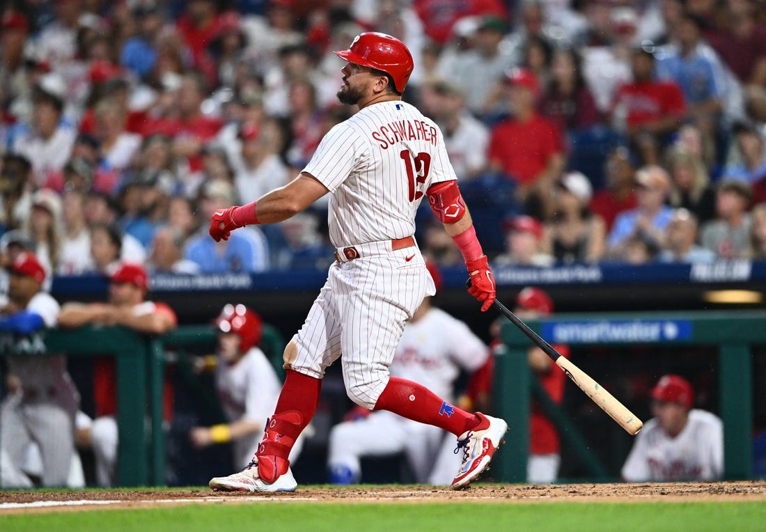 Kyle Schwarber, Nick Castellanos come up big for Phillies in 8-4