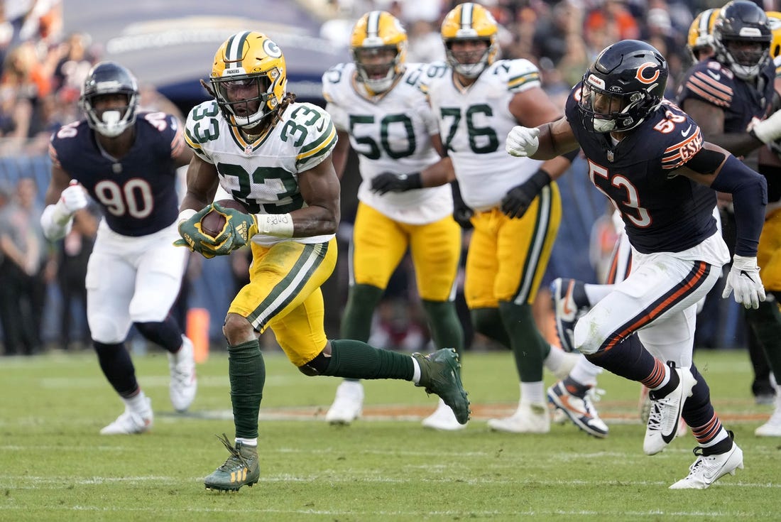 NFL: Green Bay Packers at Chicago Bears, Fieldlevel