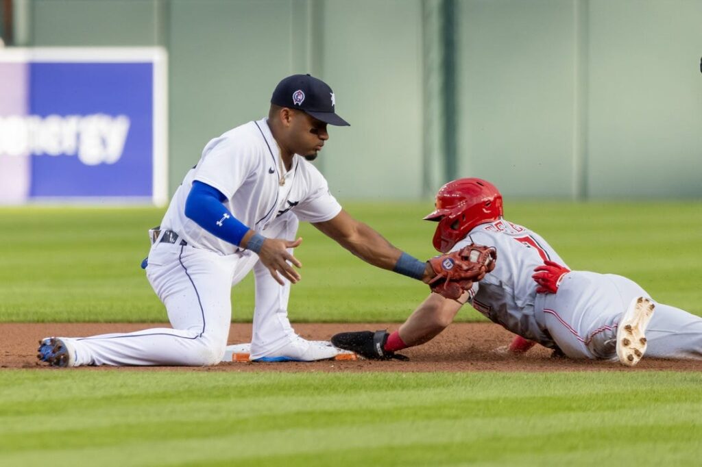 Willi Castro's homer propels Twins past Rays to even series