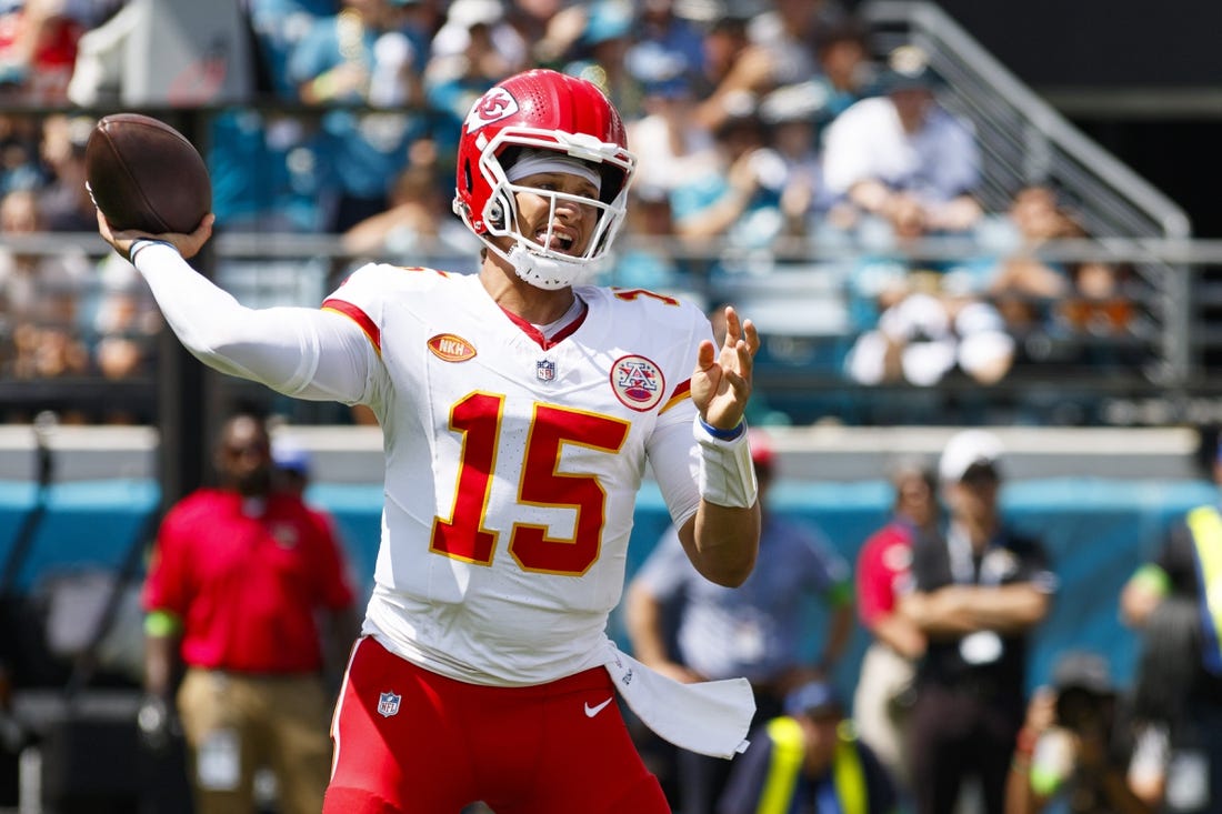 PATRICK MAHOMES AND CHIEFS HOST TREVOR LAWRENCE AND JAGUARS IN AFC