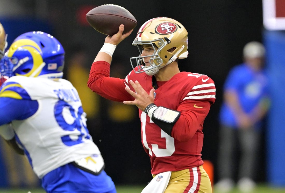 Purdy leads 49ers to 10th straight win, 38-13 over Cardinals