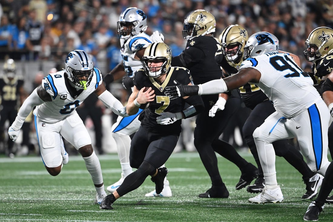 Saints edge Titans in Derek Carr's team debut, Fieldlevel