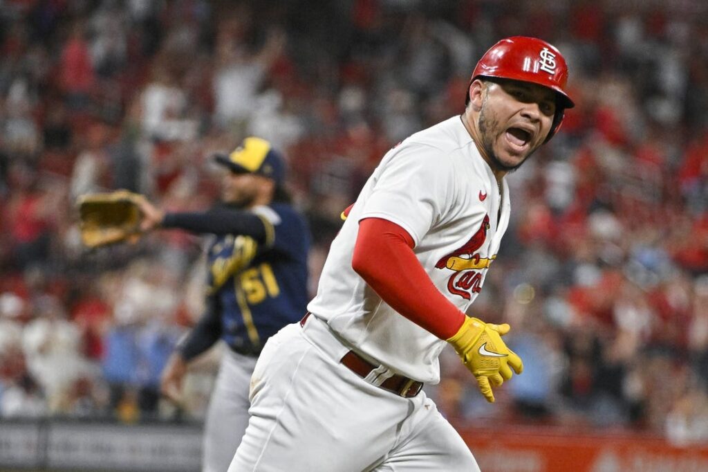 Adam Wainwright wins 200th career game on Monday night