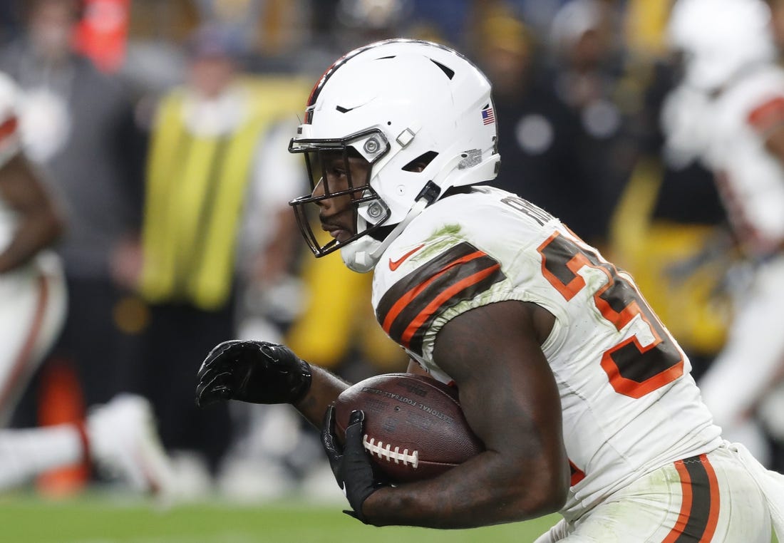 Steelers Send Message to Browns RB Nick Chubb Ahead of Matchup