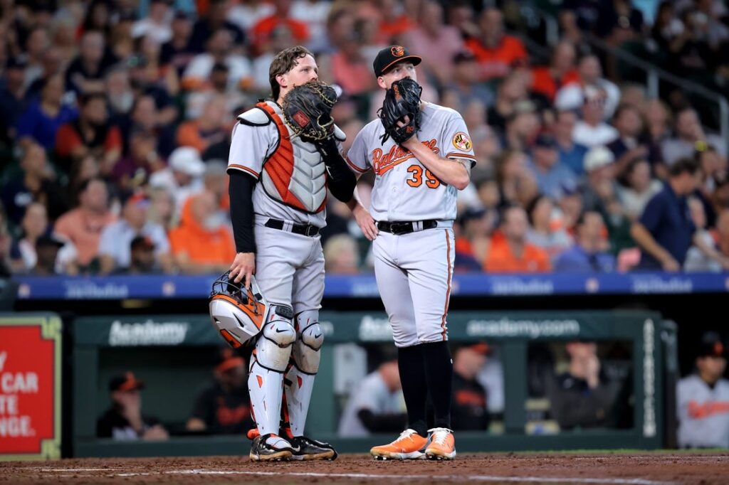 Orioles' Cedric Mullins exits game vs. Marlins with right quadriceps  injury: 'We're hoping we caught a break there