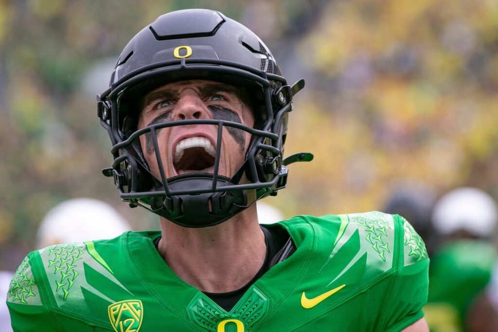 Oregon Football: Quarterback Bo Nix Previews Arizona Wildcats Matchup -  Sports Illustrated Oregon Ducks News, Analysis and More