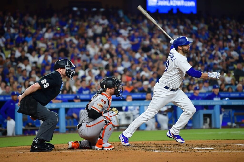 Clayton Kershaw delivers as Dodgers take down Giants - Field Level