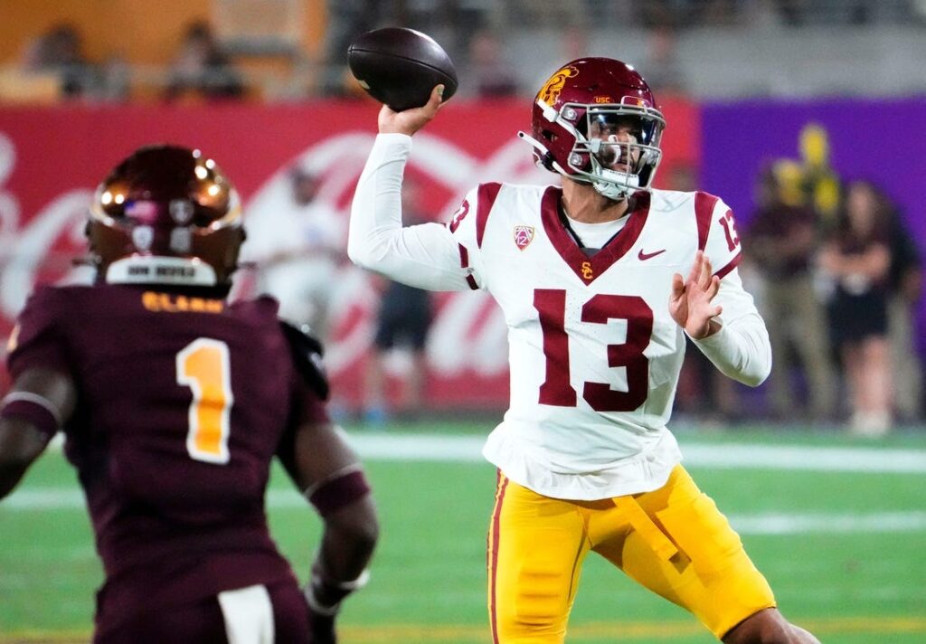 No. 5 USC finally puts away Arizona State 42-28 - Field Level Media -  Professional sports content solutions