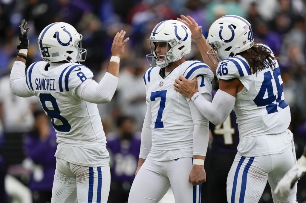 Colts rise, Vikings head due south in division futures - Field