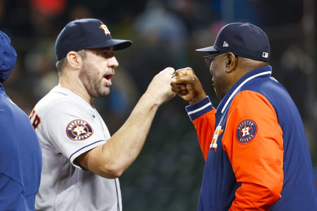 Astros win behind Vintage Verlander, and Home Runs 