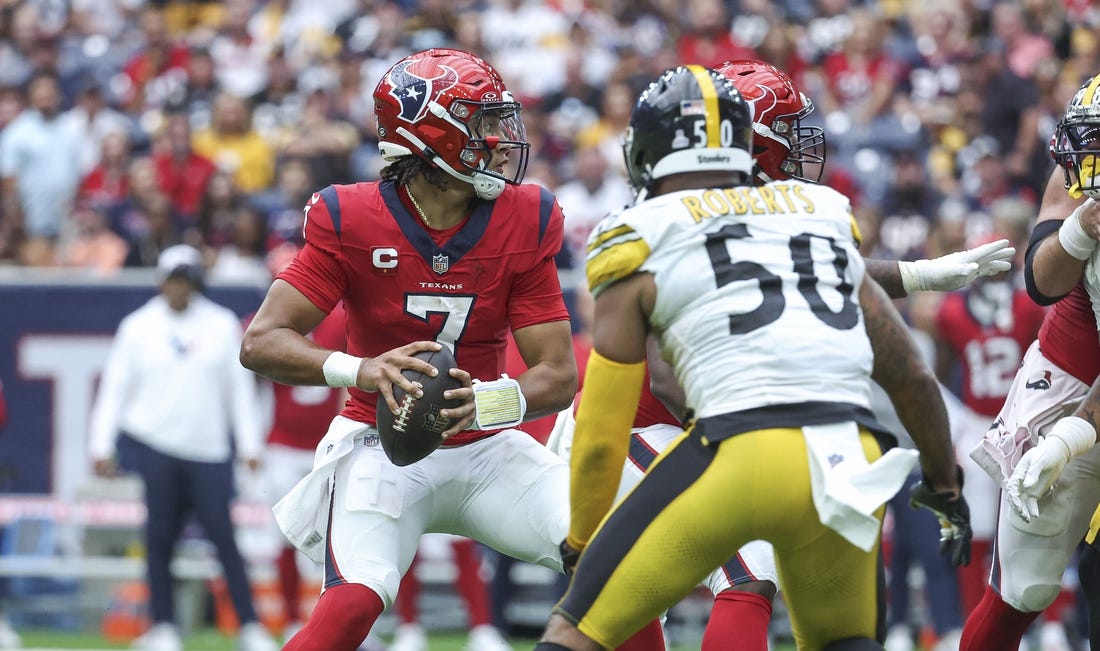 Texans honor J.J. Watt, dominate Steelers 30-6 at home