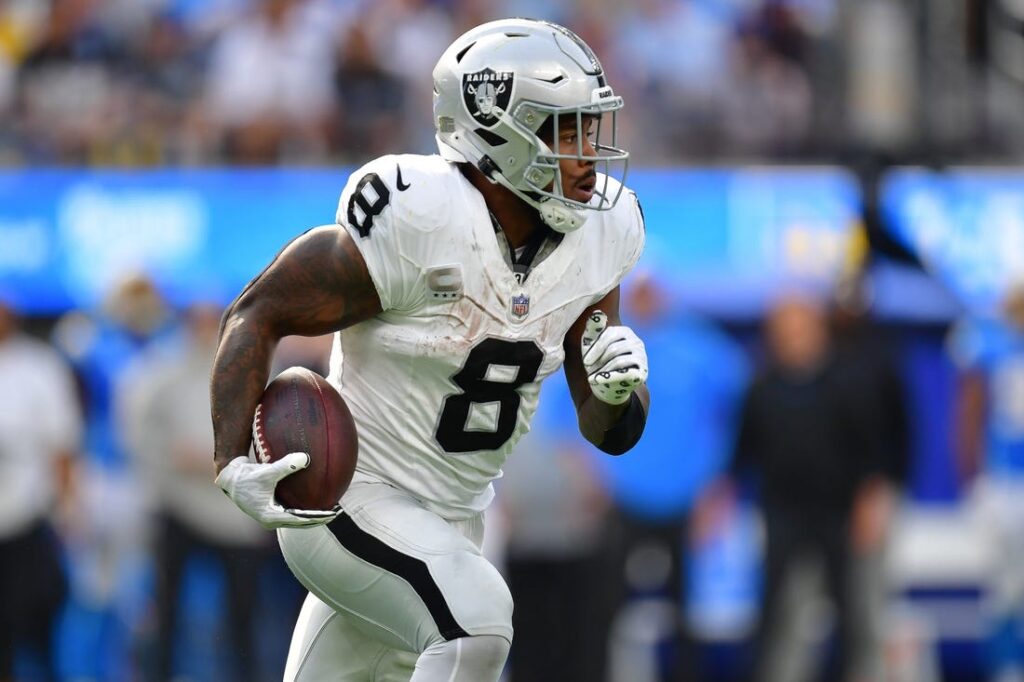 Oakland Raiders uniforms ranked in the top-5 in the NFL