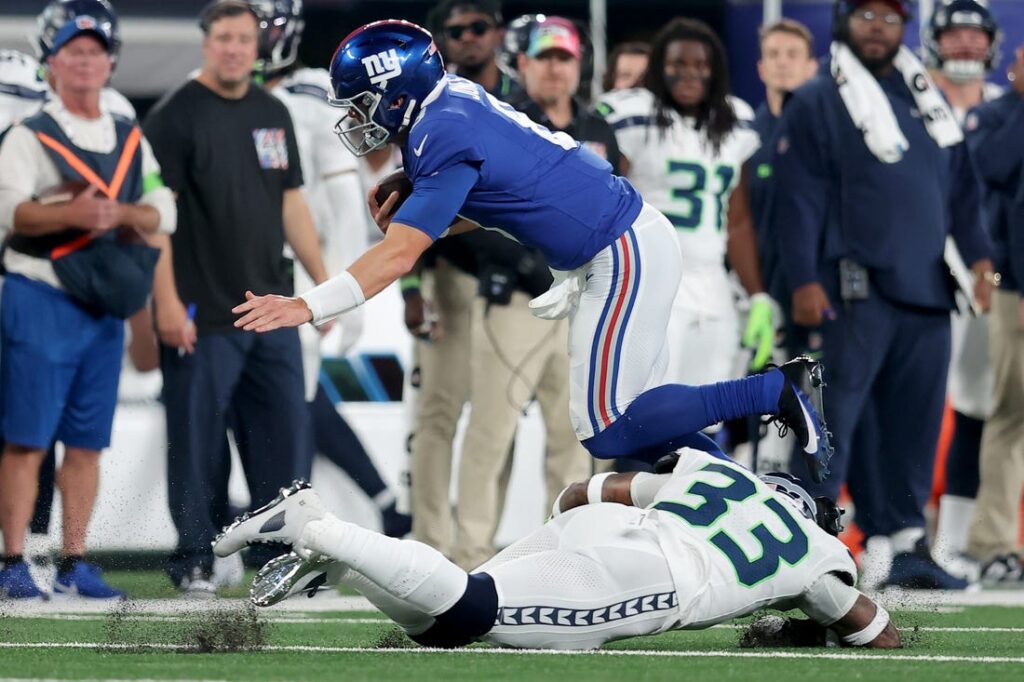 Seahawks safety Jamal Adams ruled out of game vs. Giants with concussion, Seahawks