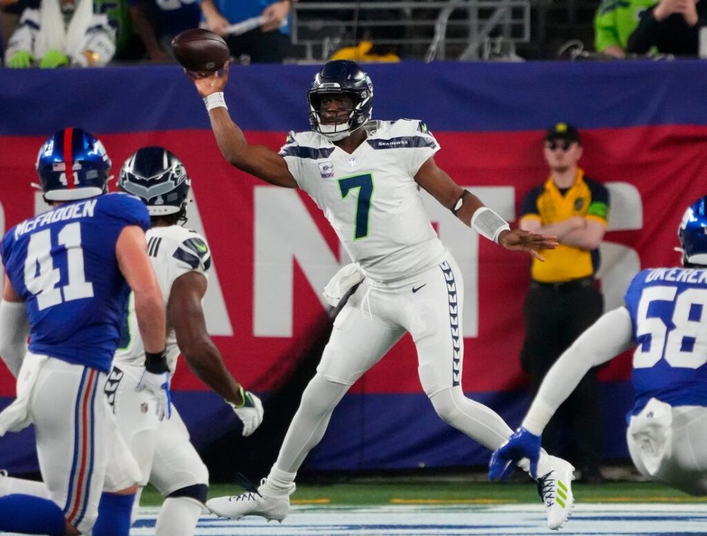 Kenneth Walker III powers Seahawks past Panthers, Fieldlevel