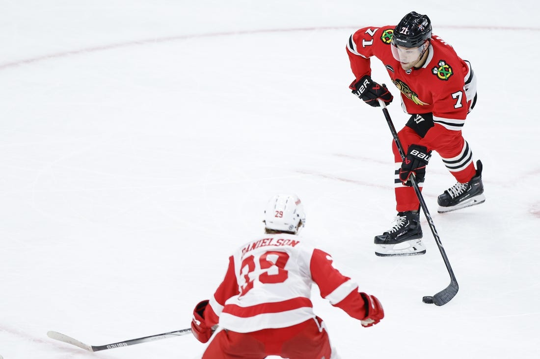 Taylor Hall week-to-week After Injury in Blackhawks' Loss to Bruins - On  Tap Sports Net