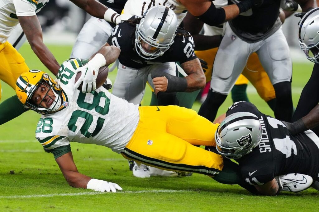 Broncos score late first-half TD to take 13-10 lead on Raiders