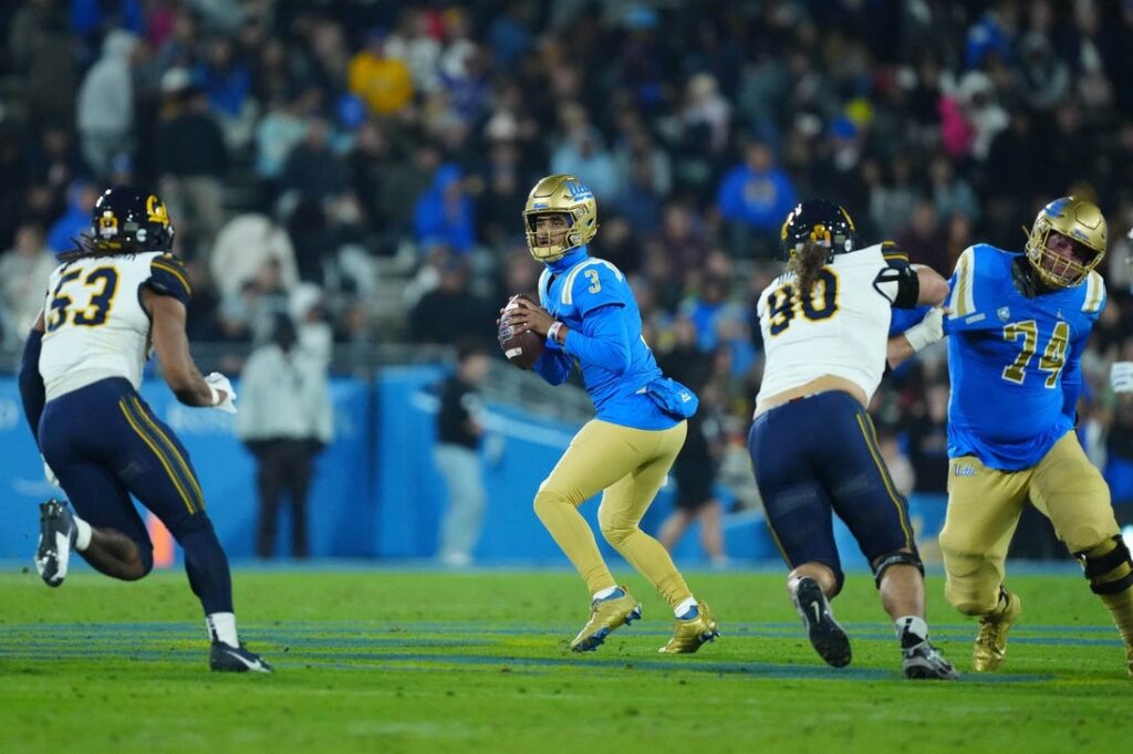 Cal blitzes UCLA with 27 unanswered points, wins to bowl