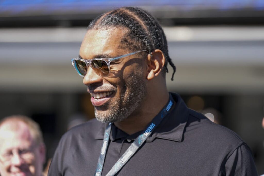 Julius Peppers, Antonio Gates Headline Hall Of Fame Finalists - Field ...