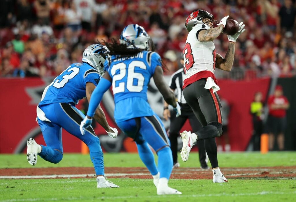 Bucs WR Mike Evans Reaches 1,000 Receiving Yards For 10th Time - Field ...