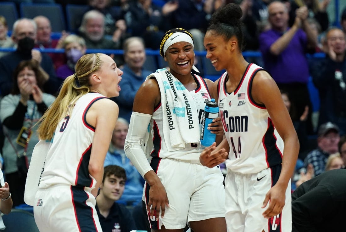 Women's Top 25 Roundup: No. 17 UConn Cruises Past No. 18 Louisville ...