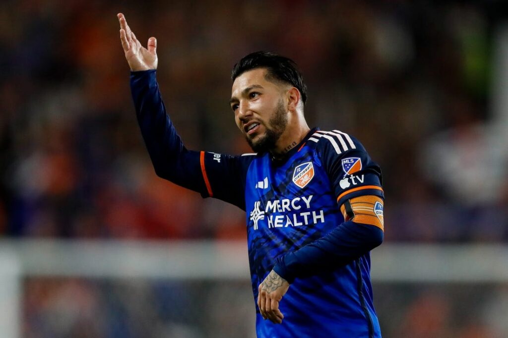 luciano acosta cincinnati react