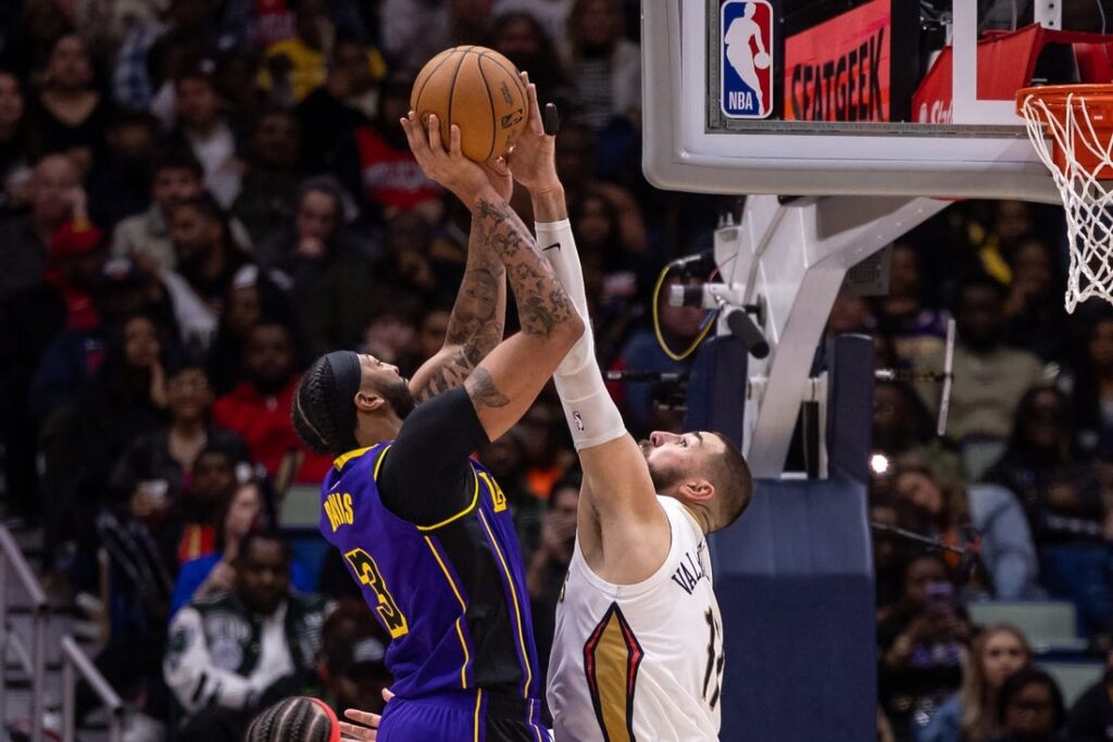 Pelicans, Lakers