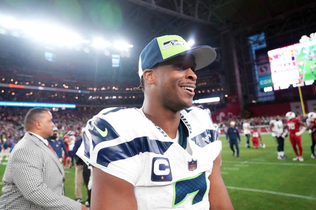 Report Seahawks restructure QB Geno Smith's contract Field Level Media Professional sports