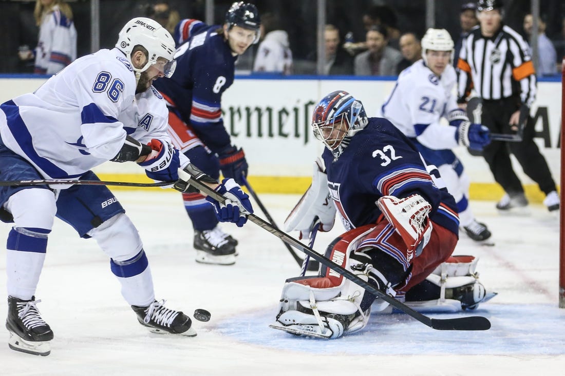 Jonathan Quick stands strong in net as Rangers top Lightning - Field ...