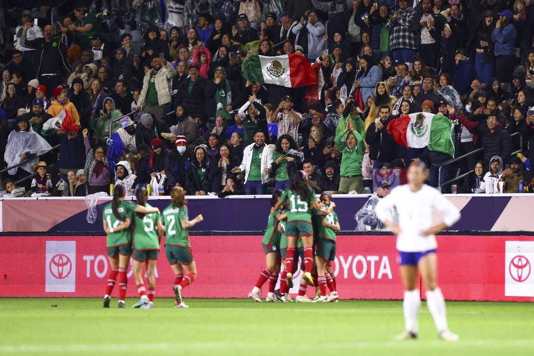 Mexico shocks USWNT, wins W Gold Cup group Field Level Media