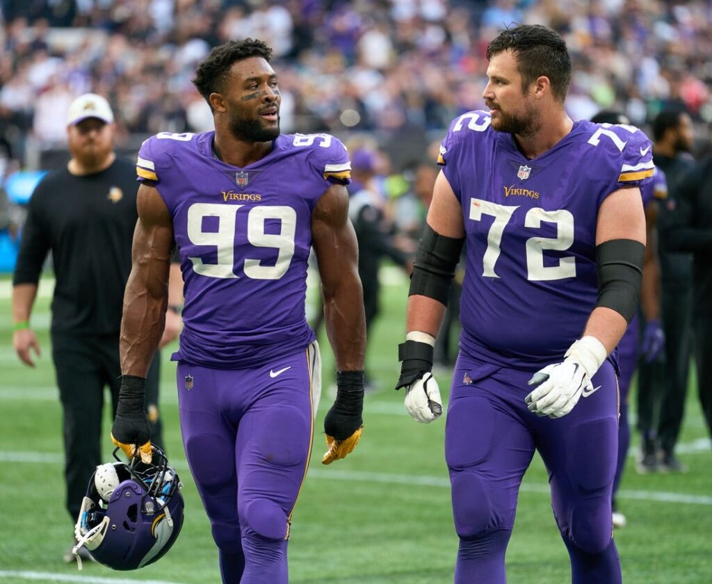ezra cleveland vikings