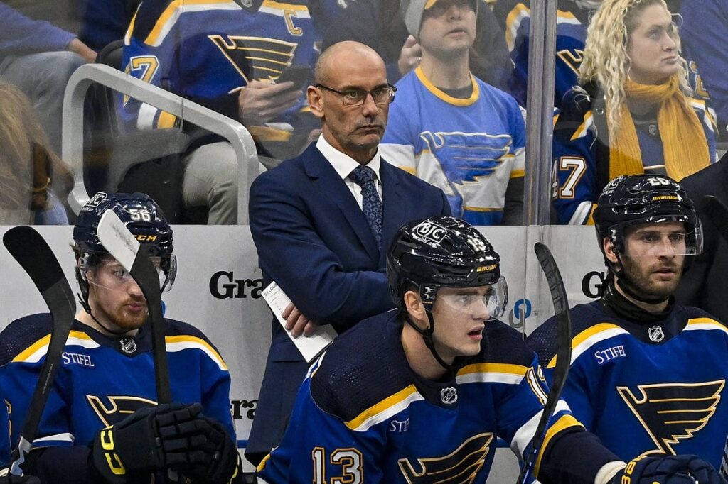 st. louis Blues, bannister