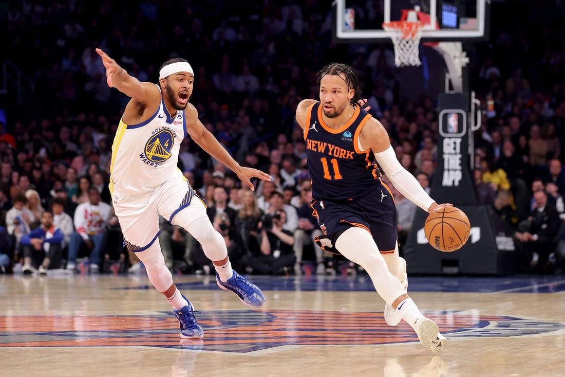 Knicks star Jalen Brunson sustains 'knee contusion' vs. Cavaliers, Tom  Thibodeau says - The Athletic