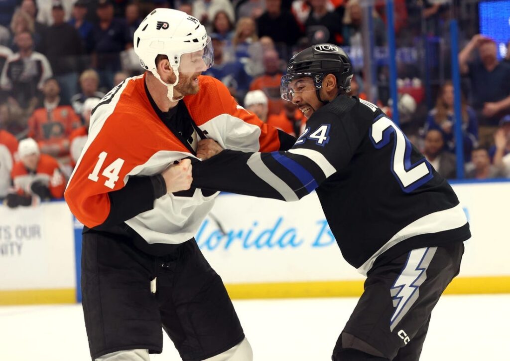 Flyers, Lightning