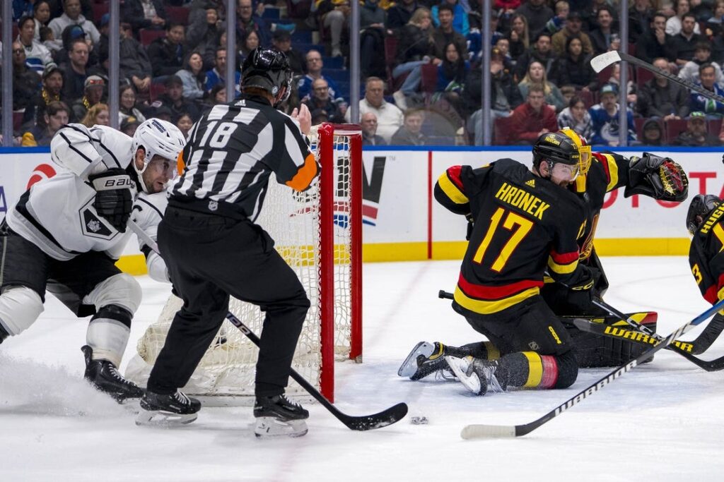 Kings, Canucks