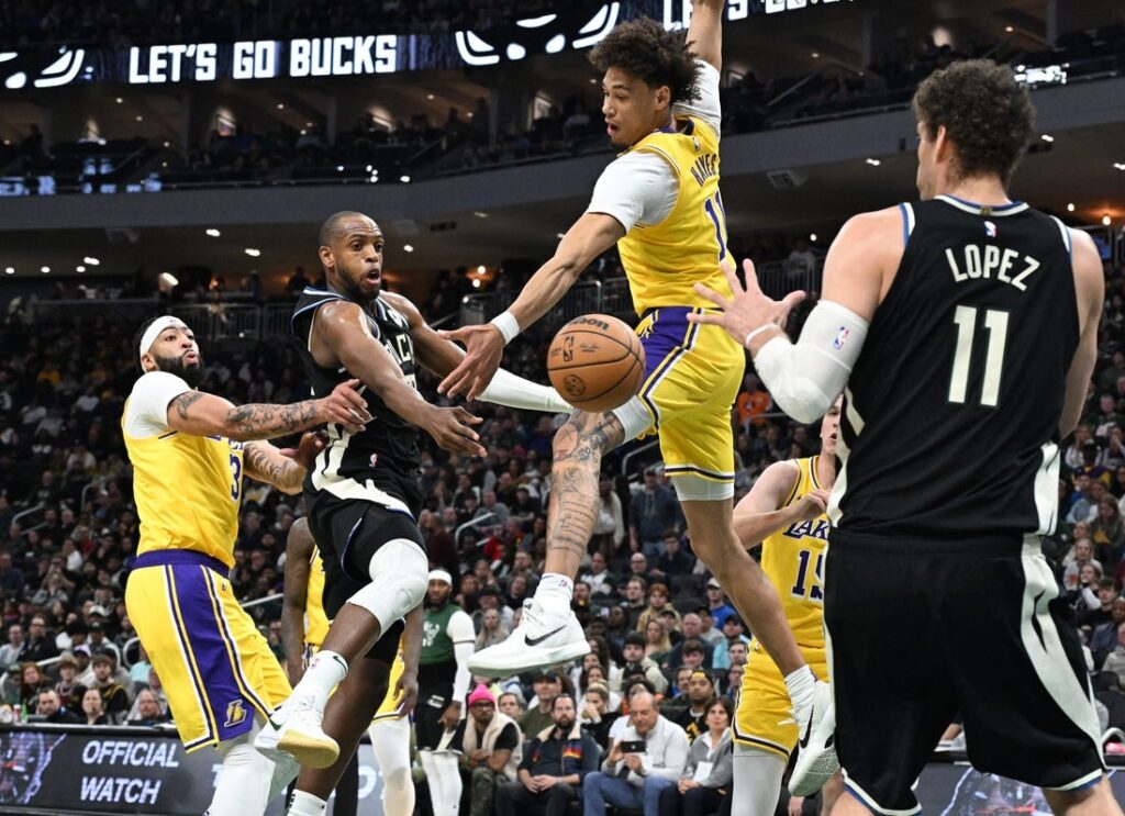 Bucks, Lakers