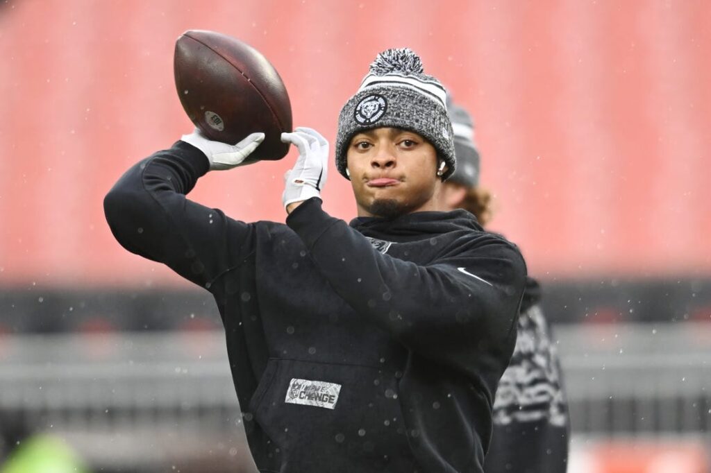justin fields bears warms