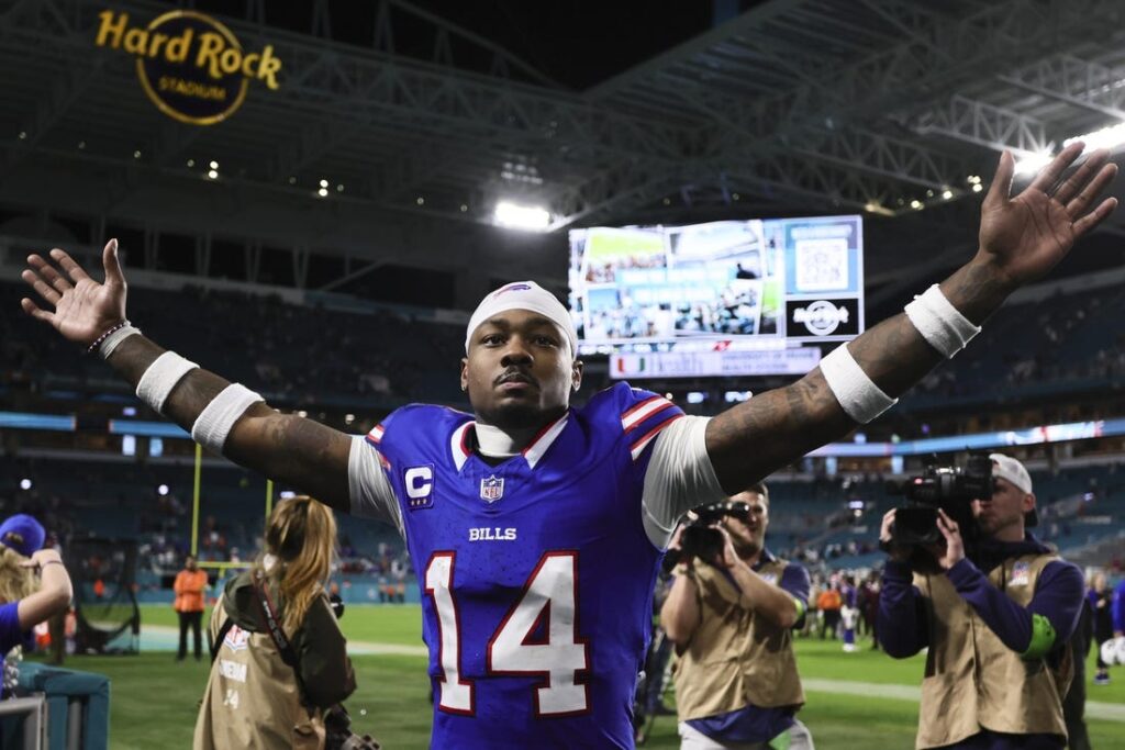 stefon diggs, dolphins