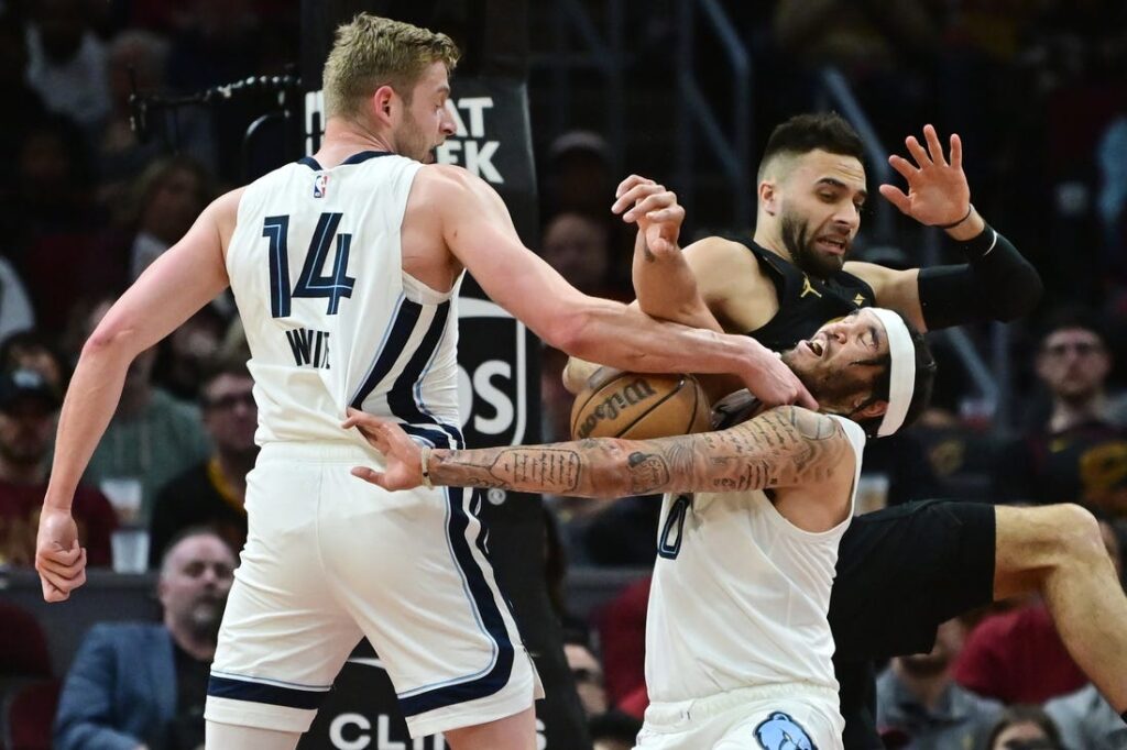 cavaliers, grizzlies