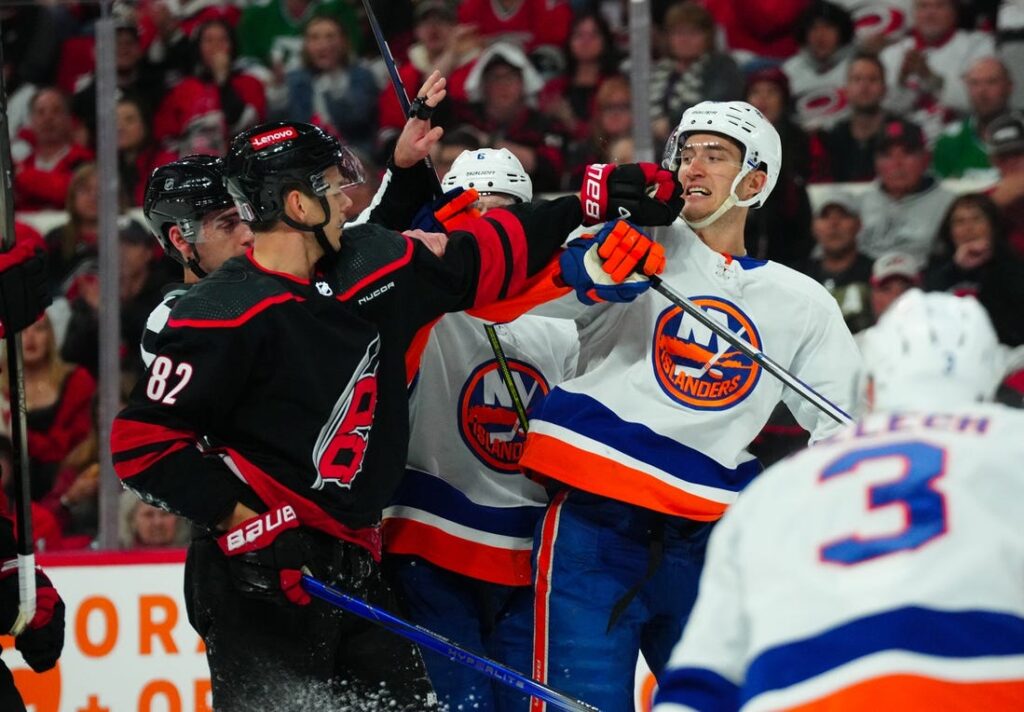 Islanders, Hurricanes