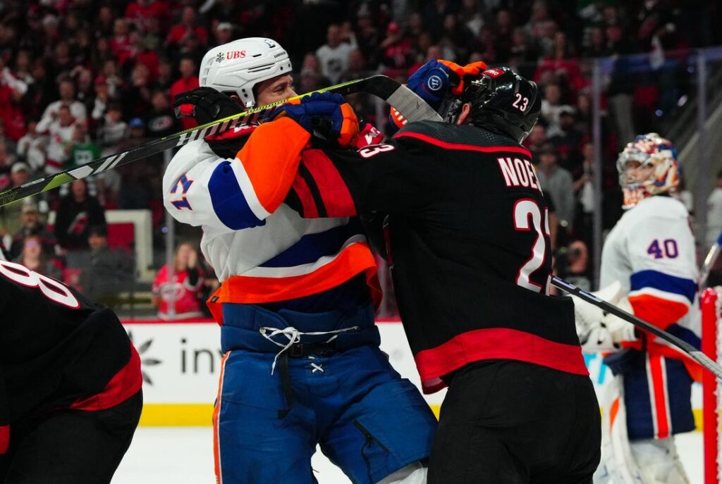 islanders, hurricanes