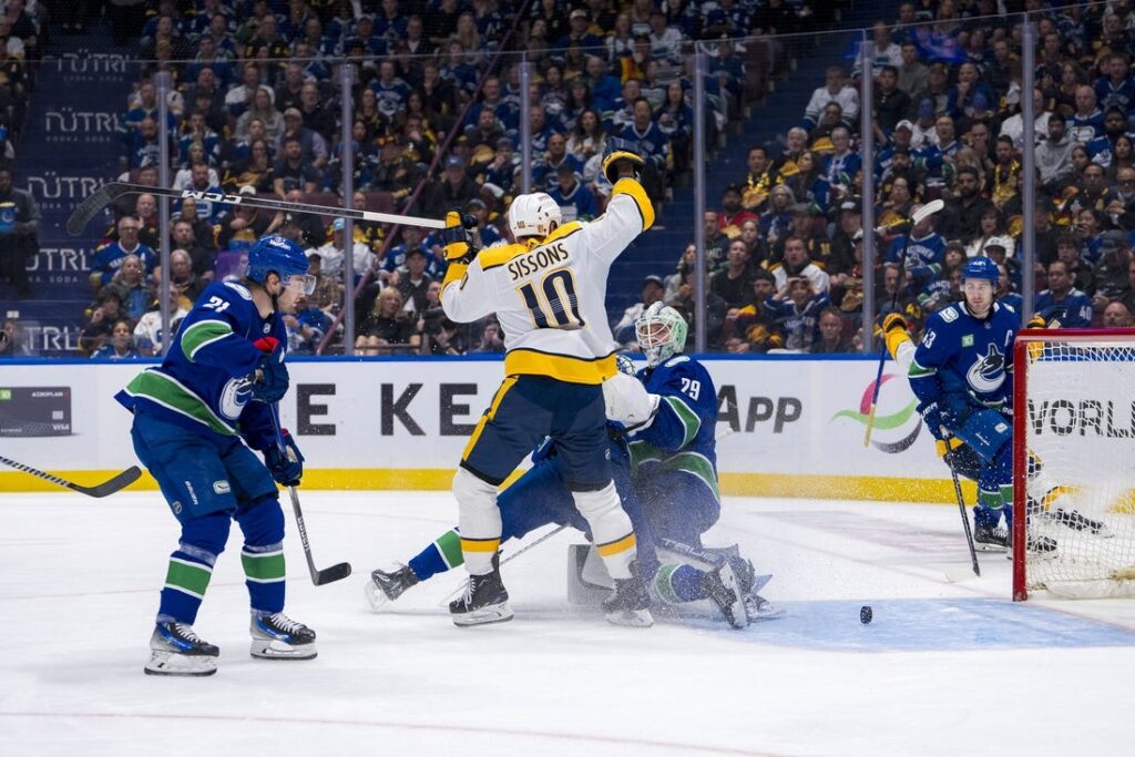 Predators, Canucks