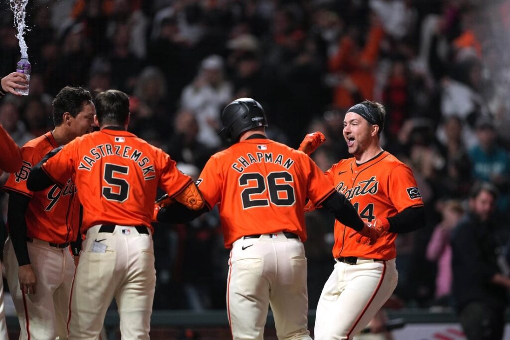 Pirates, Giants