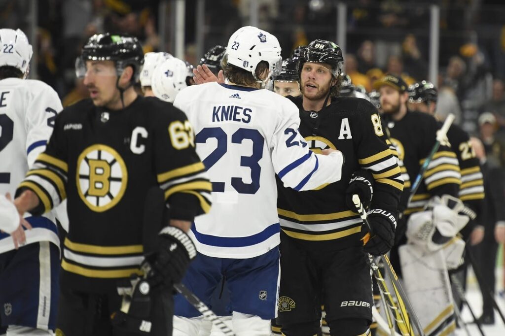 bruins maple leafs