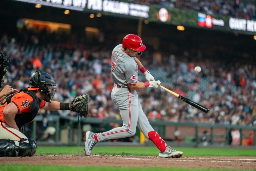 Reds, Giants