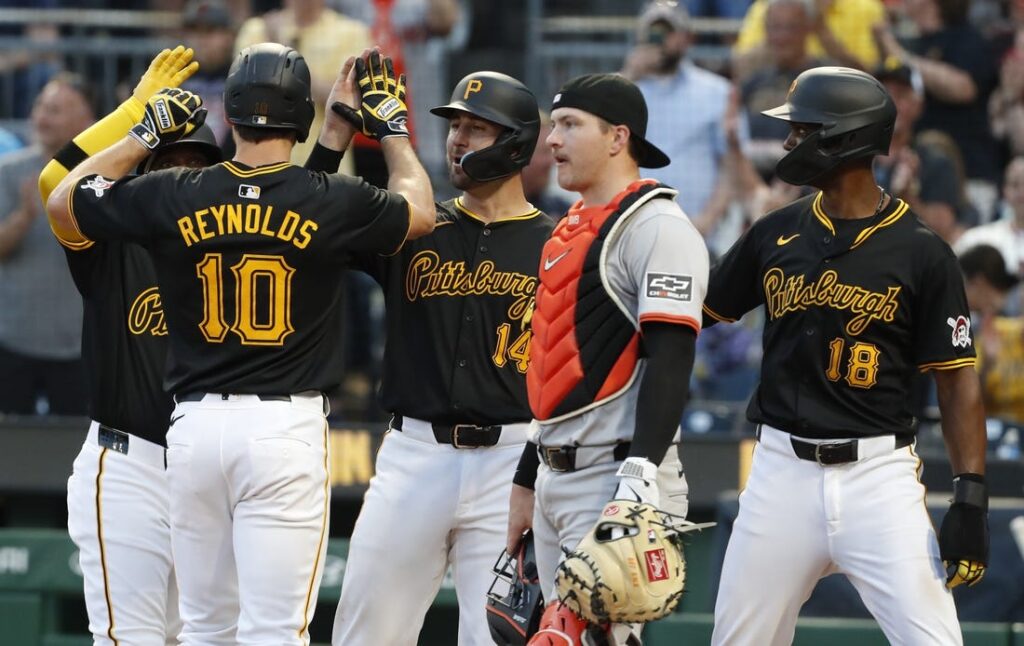 Giants, Pirates